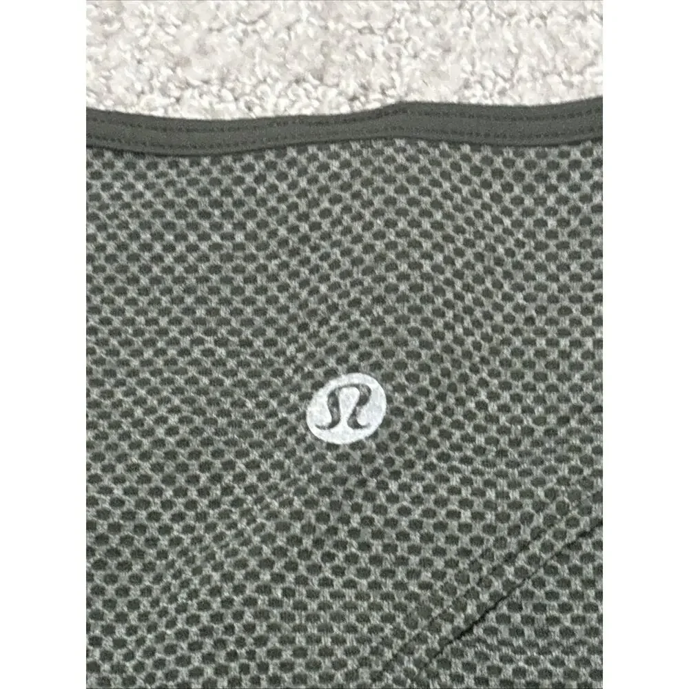Lululemon Open Up Tank Olive Green textured breathable mesh fabric Size 4 NWOT